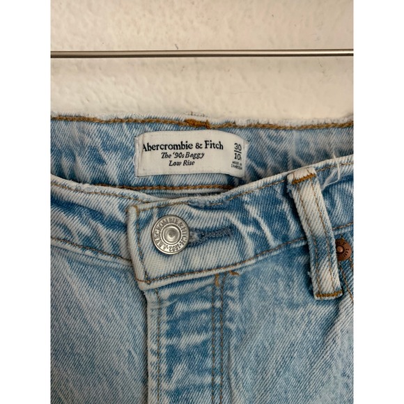 Abercrombie & Fitch The 90s Baggy Low Rise Light Wash Denim Jeans Size 10R - Picture 6 of 10